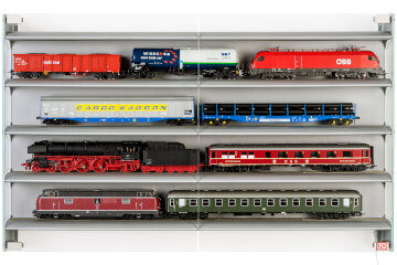 Model train display cases for 0 scale